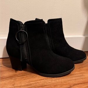 Sketchers faux fur lines leather boots